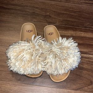 Ugg Yarn Slide